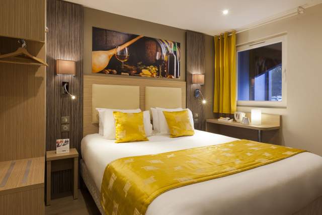 Hotel Chambre Communicante Orleans - Chambre Jaune - Comfort Hôtel Olivet Provinces